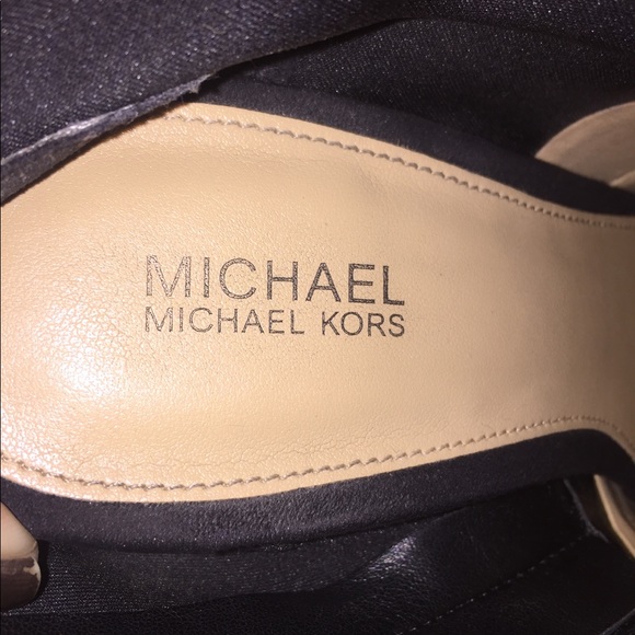 ✴️SOLD ON EBAY✴️ Michael Kors Cutout Ankle Booties - Picture 8 of 8